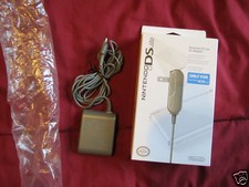 EXCELLENT in box Official Nintendo replacement AC adapter for Nintendo DS Lite