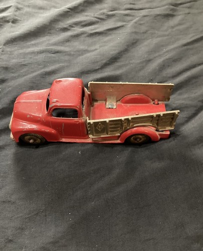 3 Tootsie Toy Trucks, 1 Barclay Milk Truck, 2 Hubley 1 truck, 1 car - Picture 11 of 19