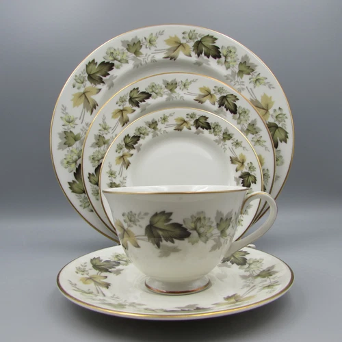 Royal Doulton China LARCHMONT Service for Four - 20pc Set