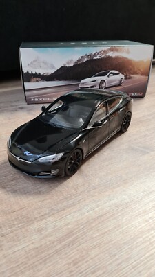 1:18 Original Tesla Model S P100D schwarz