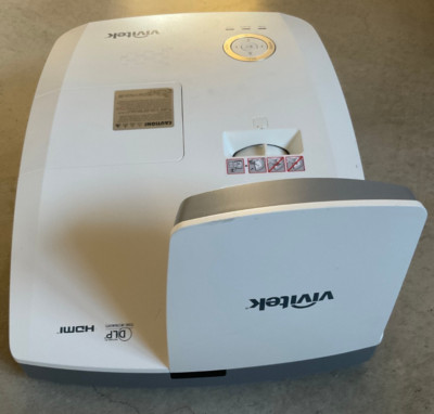 VIVITEK D755 WTIR Kurzdistanz Beamer DLP mit Infrarotkamera für Smartboard
