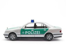 313HO /153 - Wiking HO 1041328 - Mercedes Benz E Klasse Polizei - top