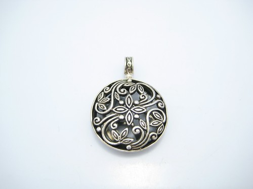 DBJ Sterling Silver Round Openwork Flower Pendant