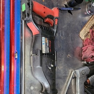 Snap-on CTRS6850 Reciprocating Saw, 1" Cutting Depth, Red/Black