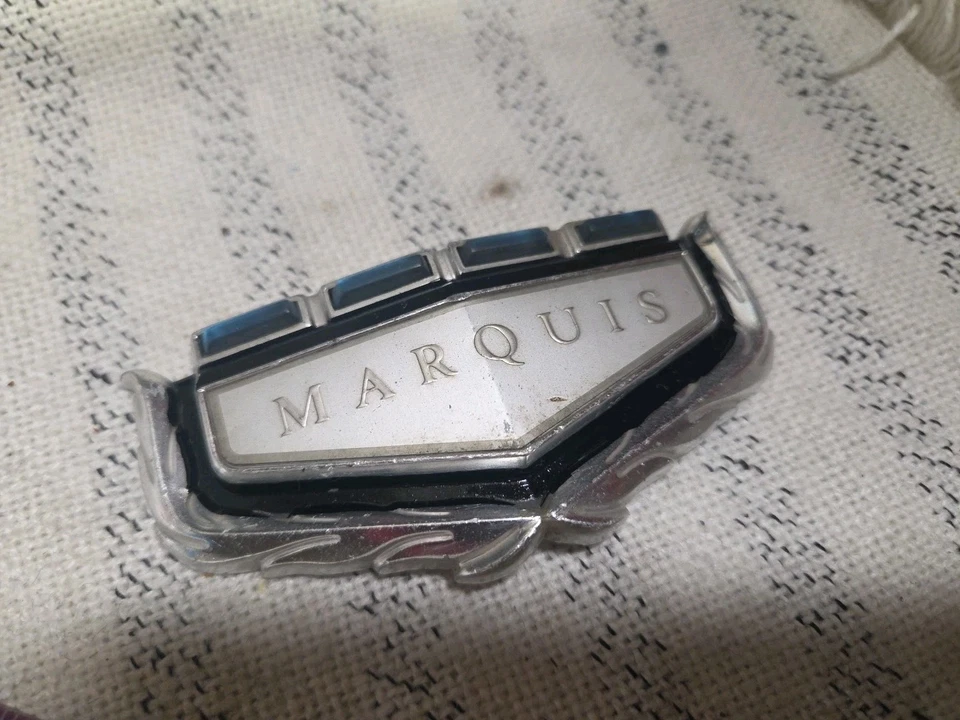 Mercury Marquis 1969 capó parrilla central adorno emblema Ford C9MY-8A223-B Foto 2 de 4