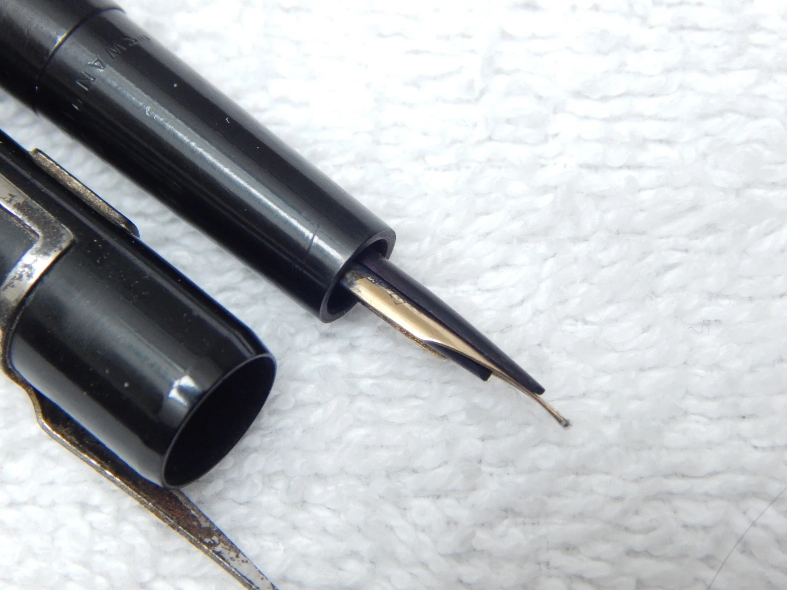 LOT# 108E. VTG MABIE TODD SWAN 1500 EYEDROPPER FOUNTAIN PEN. STUB NIB. image 3