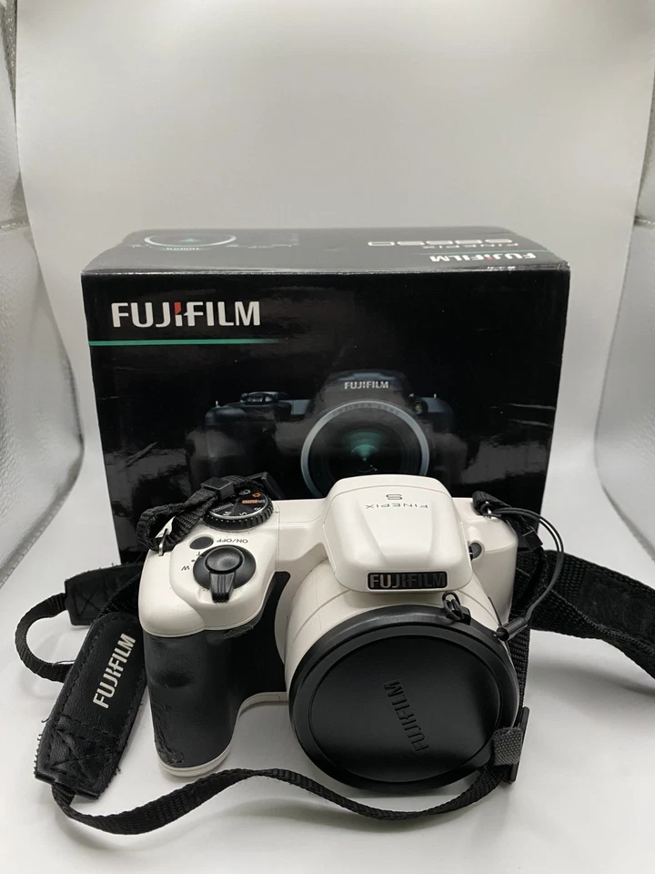 Fujifilm FinePix S8600, photo 1 of 5