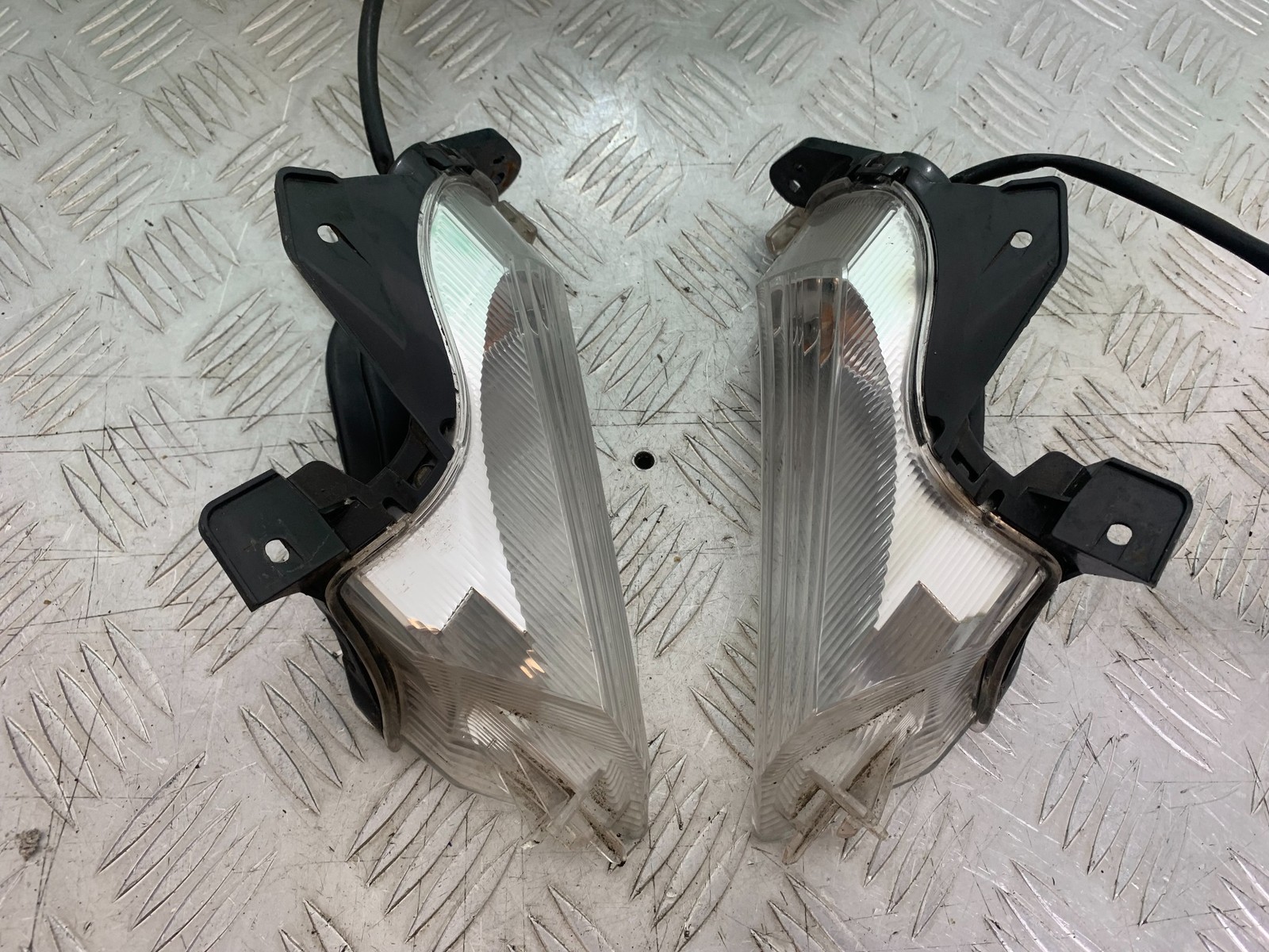 YAMAHA XMAX 300 FRONT INDICATORS YEAR 2017-2020 (CMB1218)