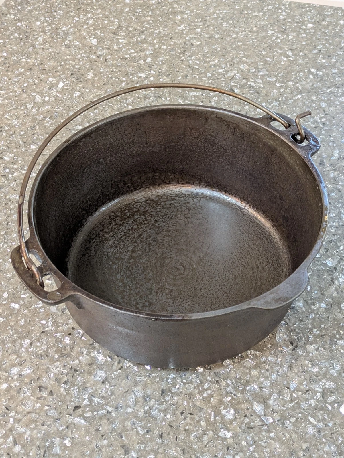 Nice Vintage Cast Iron Dutch Oven 5 Quart With Handle Reseasoned No Lid
