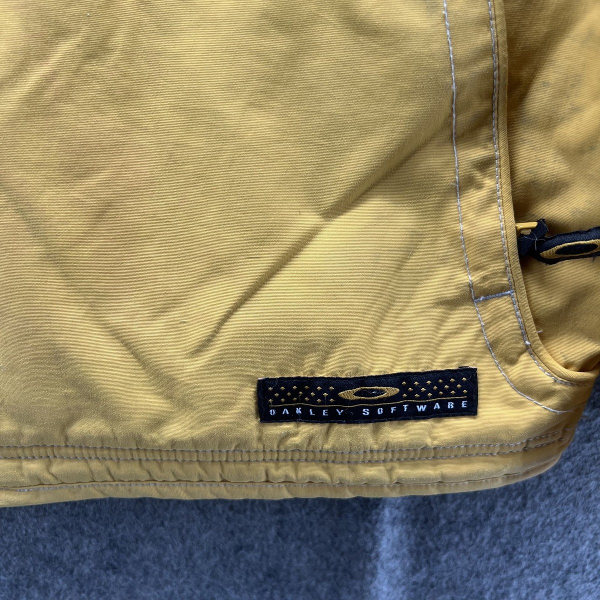Oakley Software Jacket Mens Small Yellow Full Zip Ski Snowboard