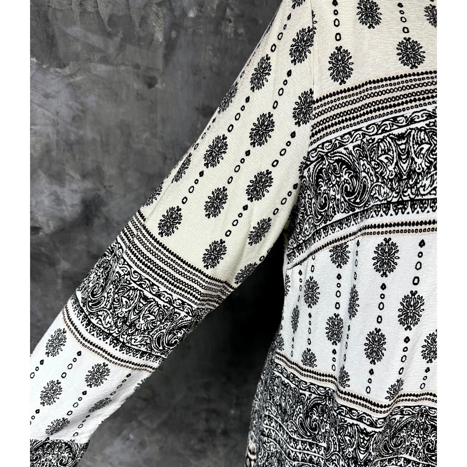 Chico's Multi Colored Printed L/S Buttoned Tunic … - image 2