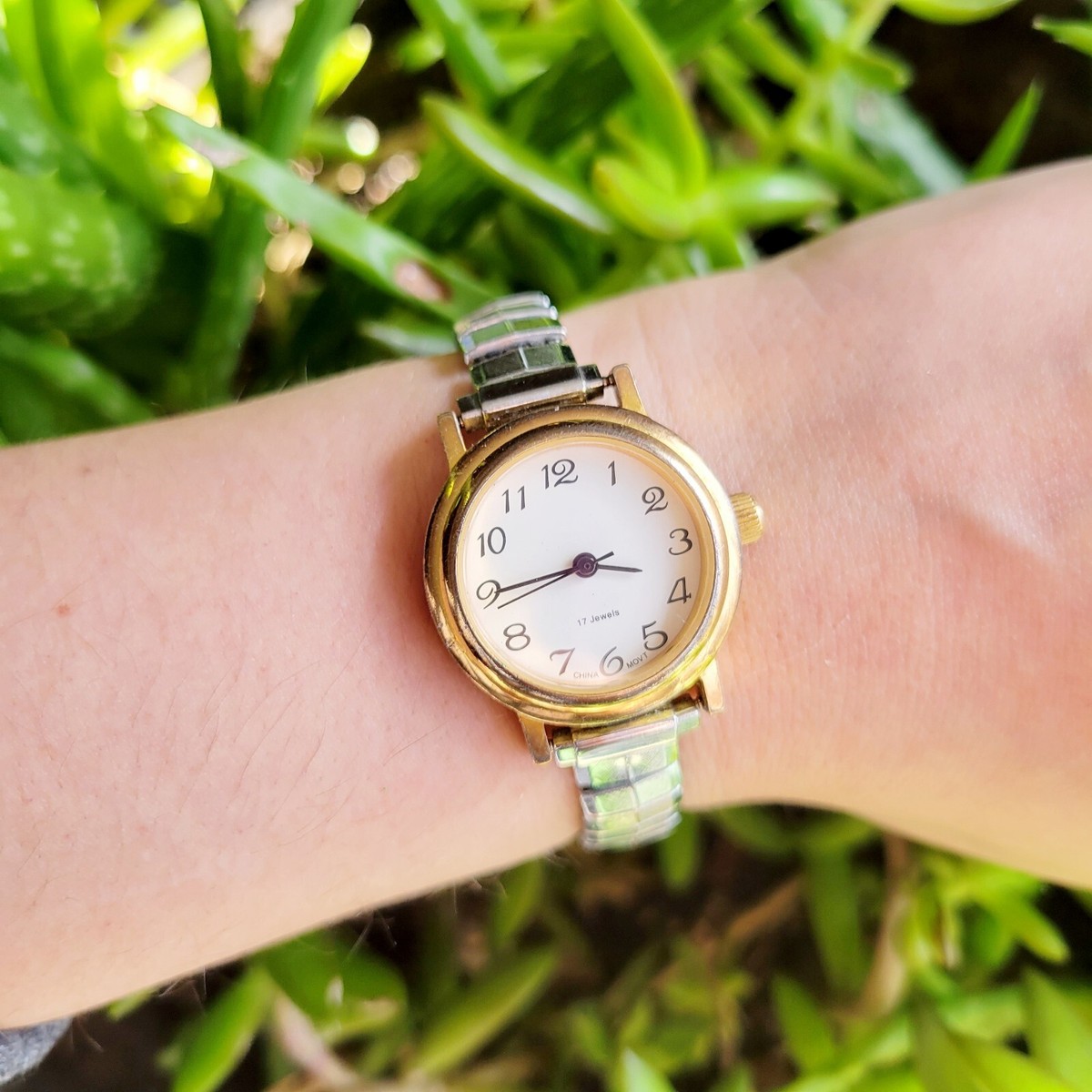 Vintage 17 Jewels Silver & Gold Stretch Watch | eBay display picture 1