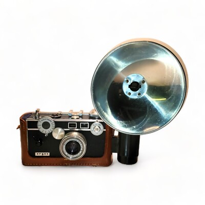 Argus C3 美品 露出計付き 革ケース付 35mm Vintage Argus C3 Camera with 2-Prong Flash Attachment and Leather