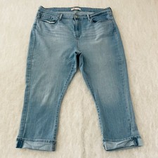 Signature By Levi Strauss  Co. Womens Blue Mid Rise Denim Capri Jeans Size 18
