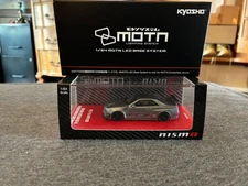 Kyosho 1:64 Nissan Nismo GTR R34 CRS Version W/MOTN LED Base