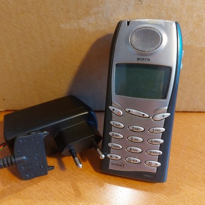 Bosh GSM 909 Dual S mit Ladekabel - Retrohandy (Defekt)