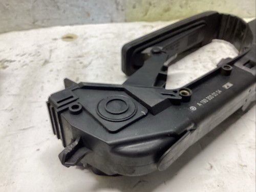 04-08 Chrysler Crossfire Convertible OEM Gas Pedal Assembly *A2033000104 #F3-4 - Picture 8 of 9