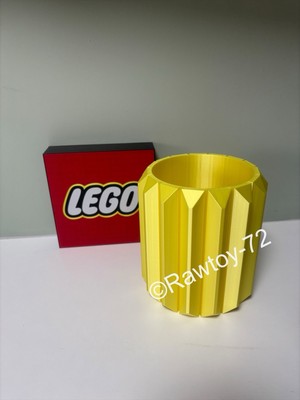 Lego inspirierte Vase zum Ausstellen mehrerer Sträuße von Lego Blumen. Farboptionen 