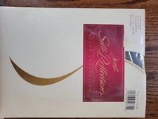 Hanes Silk Reflections Pantyhose Control Top, 718 Sz EF Barely Black New 