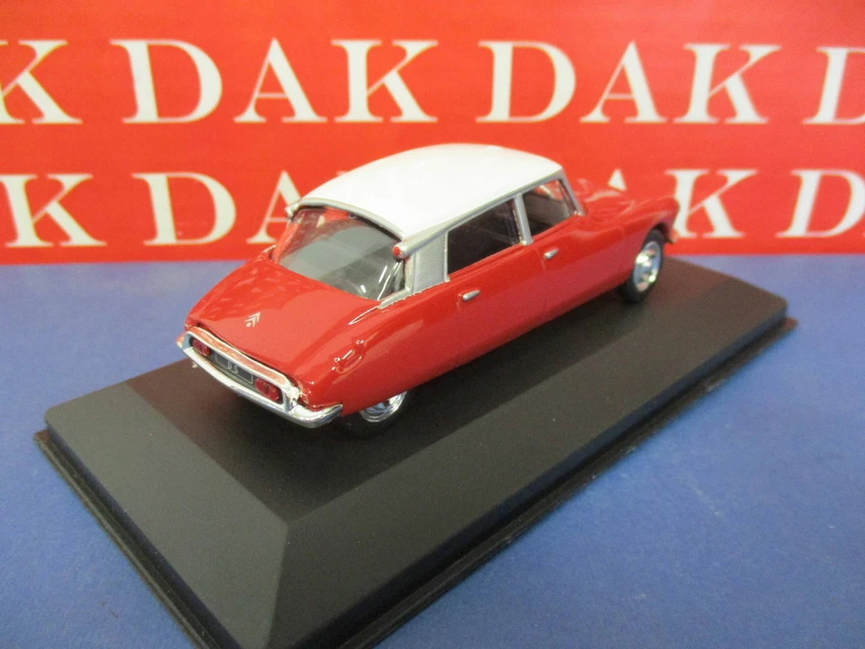 Die cast 1/43 Modellino Auto Citroen DS 1963 rosso - Immagine 3 di 4