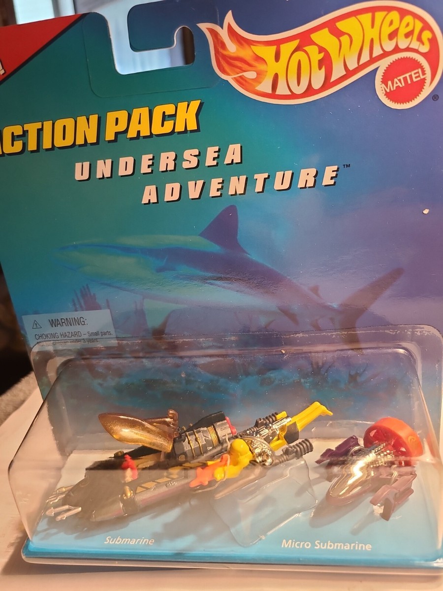 Hot Wheels Action Pack Undersea Adventure Submarine/Micro
