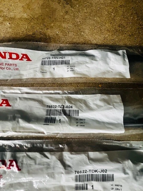 Juego de insertos de goma limpiaparabrisas delanteros y traseros 16-22 HRV originales OEM Honda HR-V Foto 2 de 3
