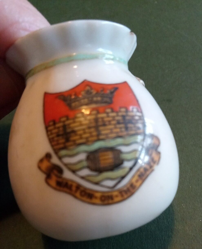 three pottery items ,sheep,bear and pot - Picture 6 of 7