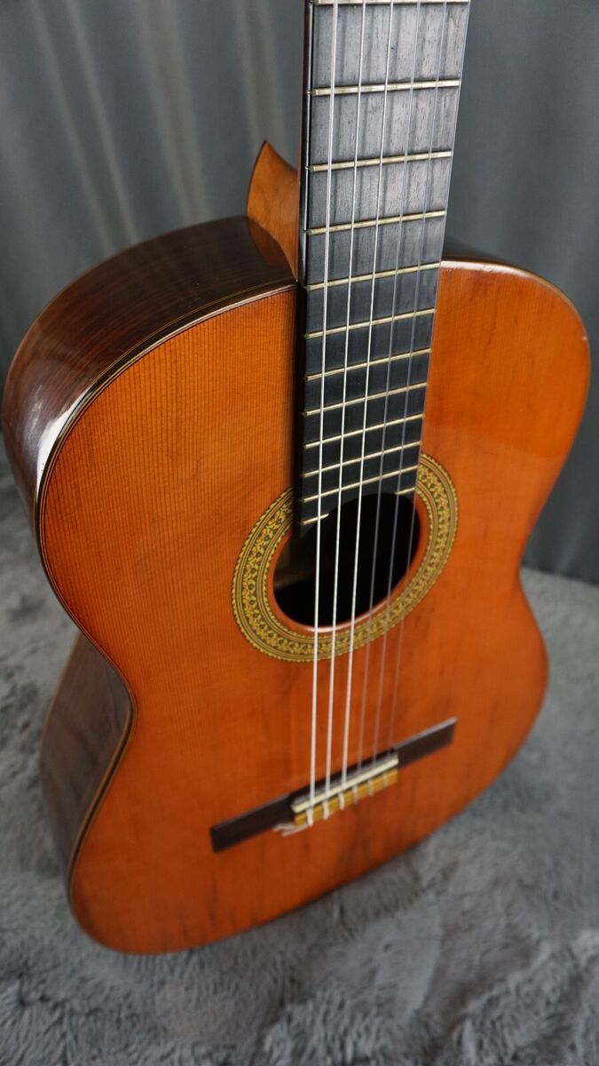 Hiroshi Tamura P50 1973 Japan Classical Guitar Used – Good Hiroshi Tamura P50 1973 Japan Classical Guitar Used – Good