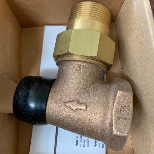 New OEM V110E1028 Honeywell Water 1 1/4" Thred Angle Bod For T104 - Picture 2 of 3
