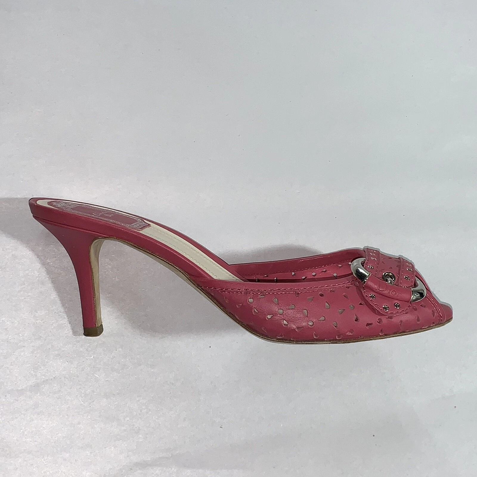 Talon STILLETO authentique pré aimé taille 37,5 cuir rose découpé laser MULES