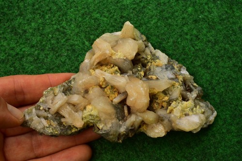 Stilbite Crystal Cluster On Matrixđź’Žâś” #EB2 #3 290g Crystal Man 333 - Photo 7/15