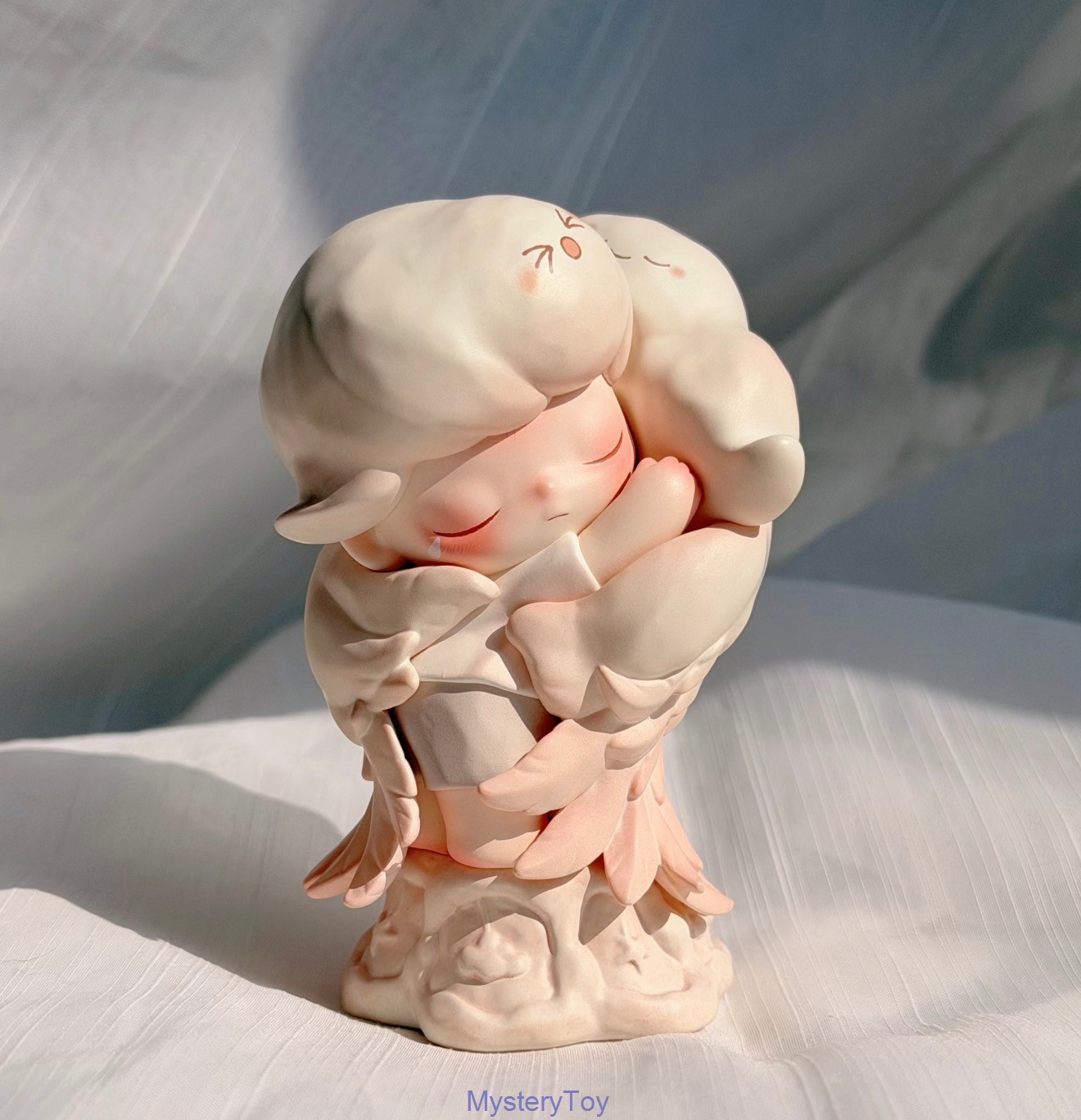 IN YOUR ARMS (SECRET）DIMOO MEMORIES WE HOLD SERIES CONFIRMED FIGURES