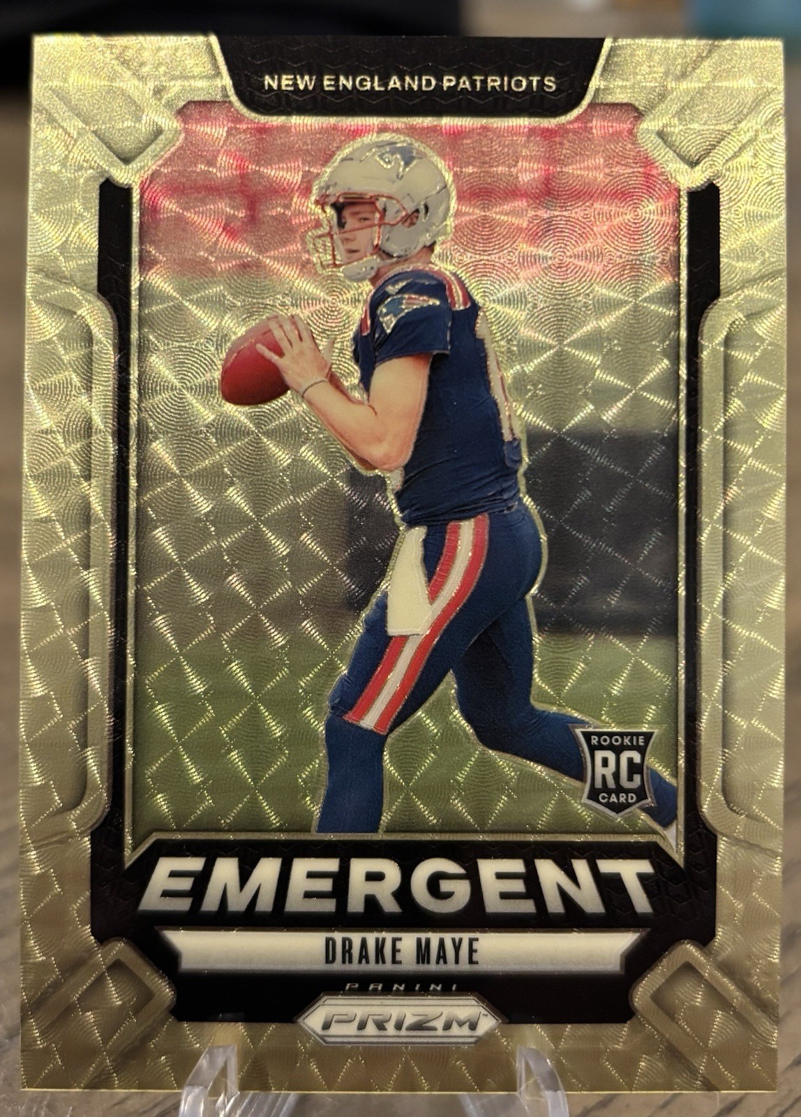 2024 Panini Prizm - Emergent Drake Maye #4 Gold Vinyl Prizm /5 (RC)