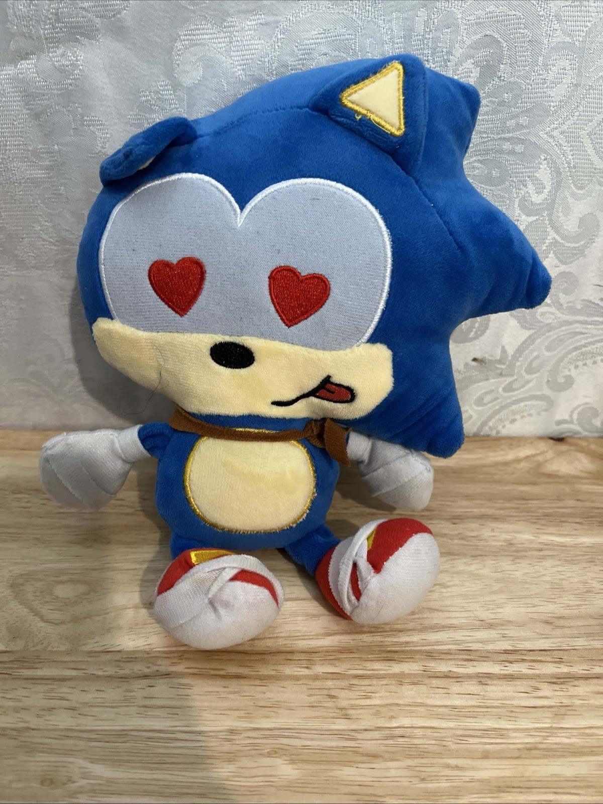 VALENTINES DAY PLUSH DOLL FIGURE SONIC THE HEDGEHOG RED HEART EYES TOY