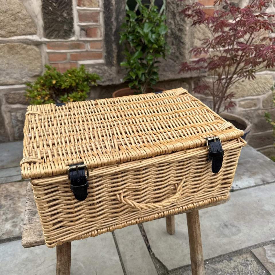 Wicker Hamper Picnic Basket With Handle Toys Blankets Sticks Storage Box - Image 4 of 4