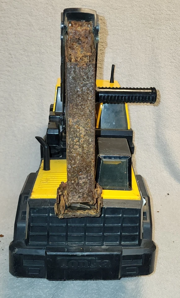 Tonka Hasbro Funrise Excavator 354 Diesel Bucket Truck XMB-975 Wheels 2013 READ - Image 4 of 4