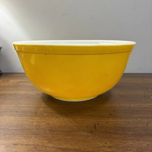 Vintage Pyrex Nesting Mixing 2.5 Qt Bowl Yellow Primary Colors 403