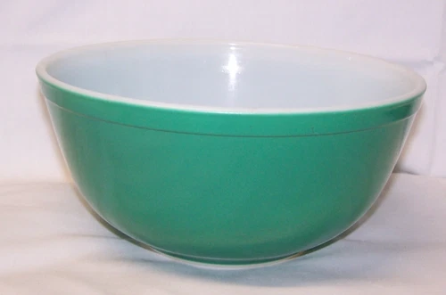 Vintage Pyrex #403 Primary Green Mixing /Nesting Bowl 2 1/2 Quart USA  EXUC