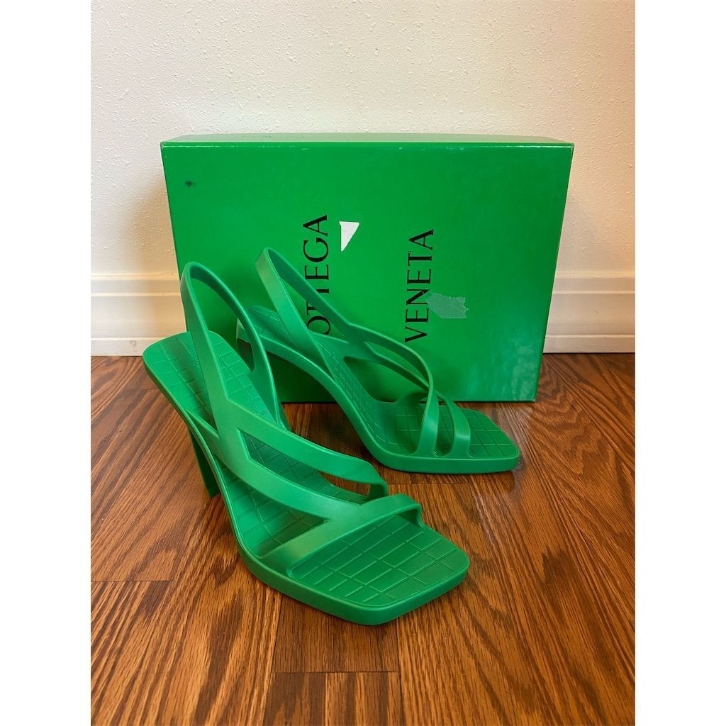 Bottega Veneta Parakeet Green Rubber Sandals BOTTEGA VENETA 520$ Slide Sandals - Parakeet Green  main image 2