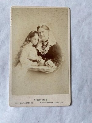 VIKTORIANISCHES CDV-FOTO MUTTER & TOCHTER LESEN HÜGEL & SAUNDERS LONDON