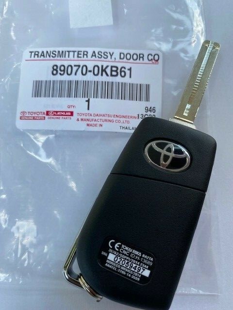 89070-0KN90 GENUINE TRANSMITTER KEY TOYOTA HILUX REVO | eBay