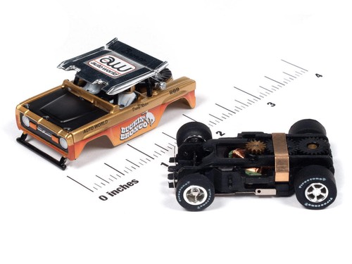 Auto World Xtraction SC407-1A 1972 Ford Baja Bronco Gold w/ Orange Race Graphics - Picture 2 of 4