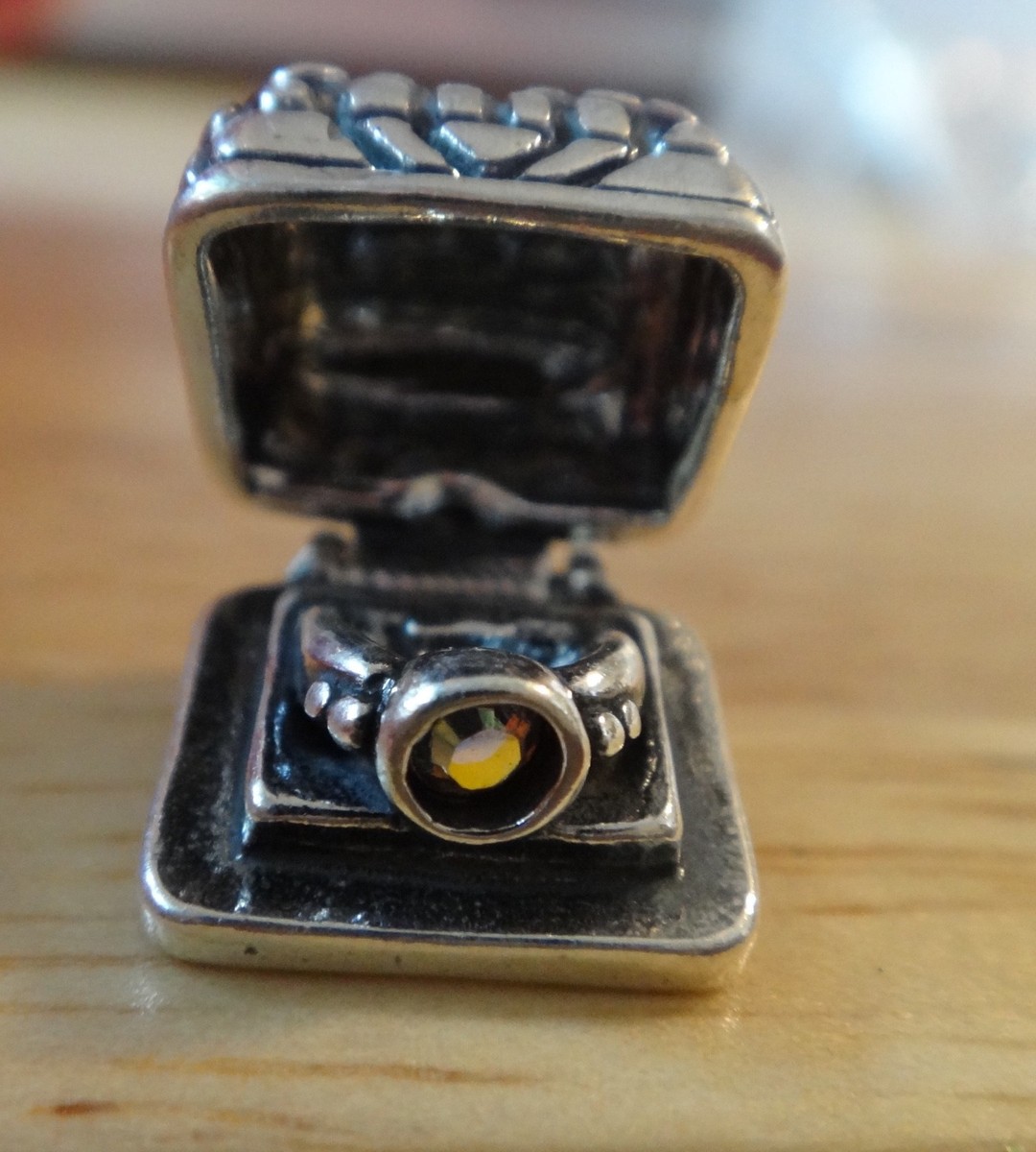 Sterling Silver 3D 13x10x7mm Movable Ring Box with Rhinestone Ring