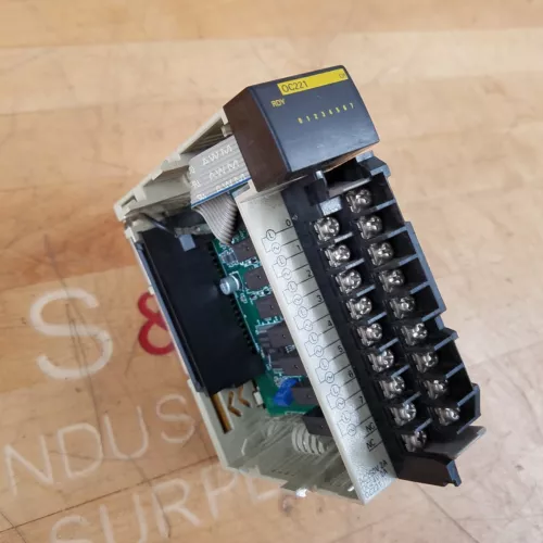 Omron CQM1-OC221 Output Module, 2AMP, 24VDC, 8Pt Outputs, 250VAC - USED