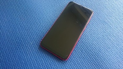 Samsung Galaxy A10 - 32GB - Red (Unlocked) (Dual-SIM) - Cracked Screen