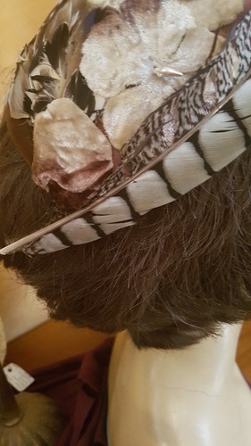 Vintage 50s womens pewter/cream feathers flowers half hat headband - Picture 7 of 9