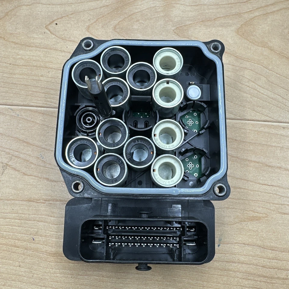 Dodge Durango 2012 módulo de control ABS de freno antibloqueo p68164629AA 68164629AA OEM Foto 4 de 4