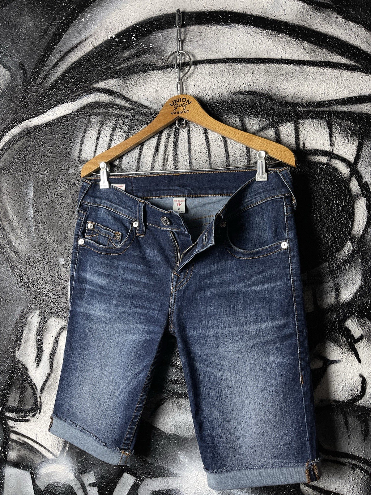 True Religion Y2K Ricky Relaxed Fit Blue Denim Vintage Shorts Men’s Size 30 thumbnail 2