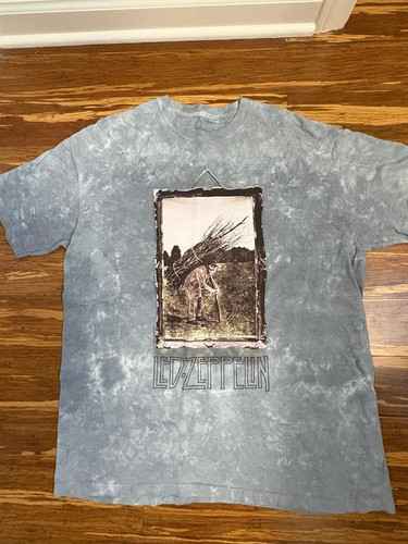 Led Zeppelin IV shirt great condition size Large