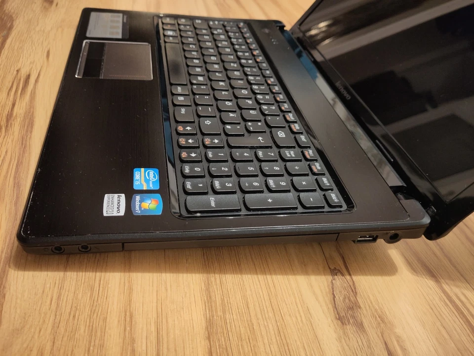 Lenovo G570 Laptop, 15 Zoll, i5-2430M, 16GB Ram, 240GB SSD, Win11Pro, inkl Hülle - Bild 4 von 4